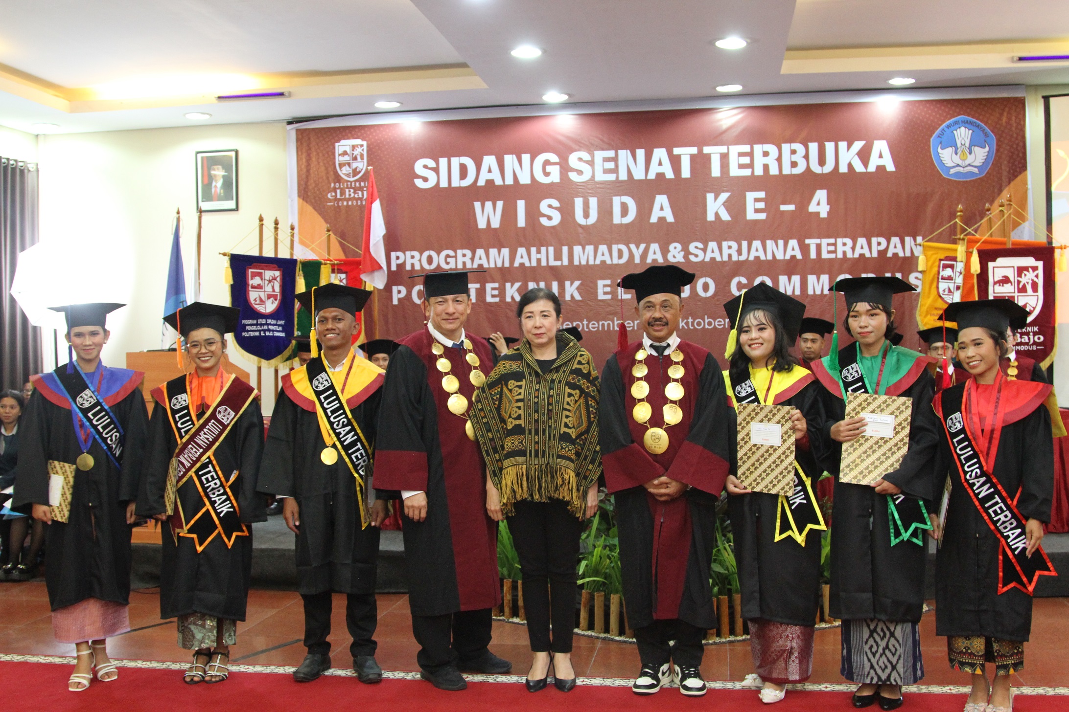  Politeknik eLBajo Commodus Gelar Wisuda ke-4: "Cetak Lulusan Siap Bersaing di Era Digital"